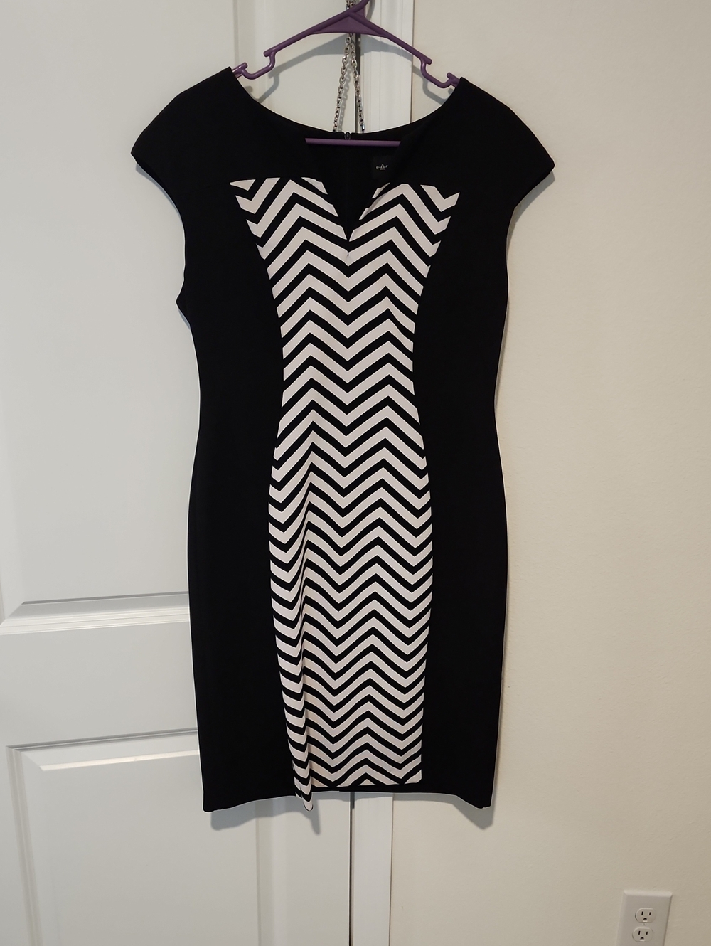 connected apparel Black and White Chevron Panel Sheath Dress